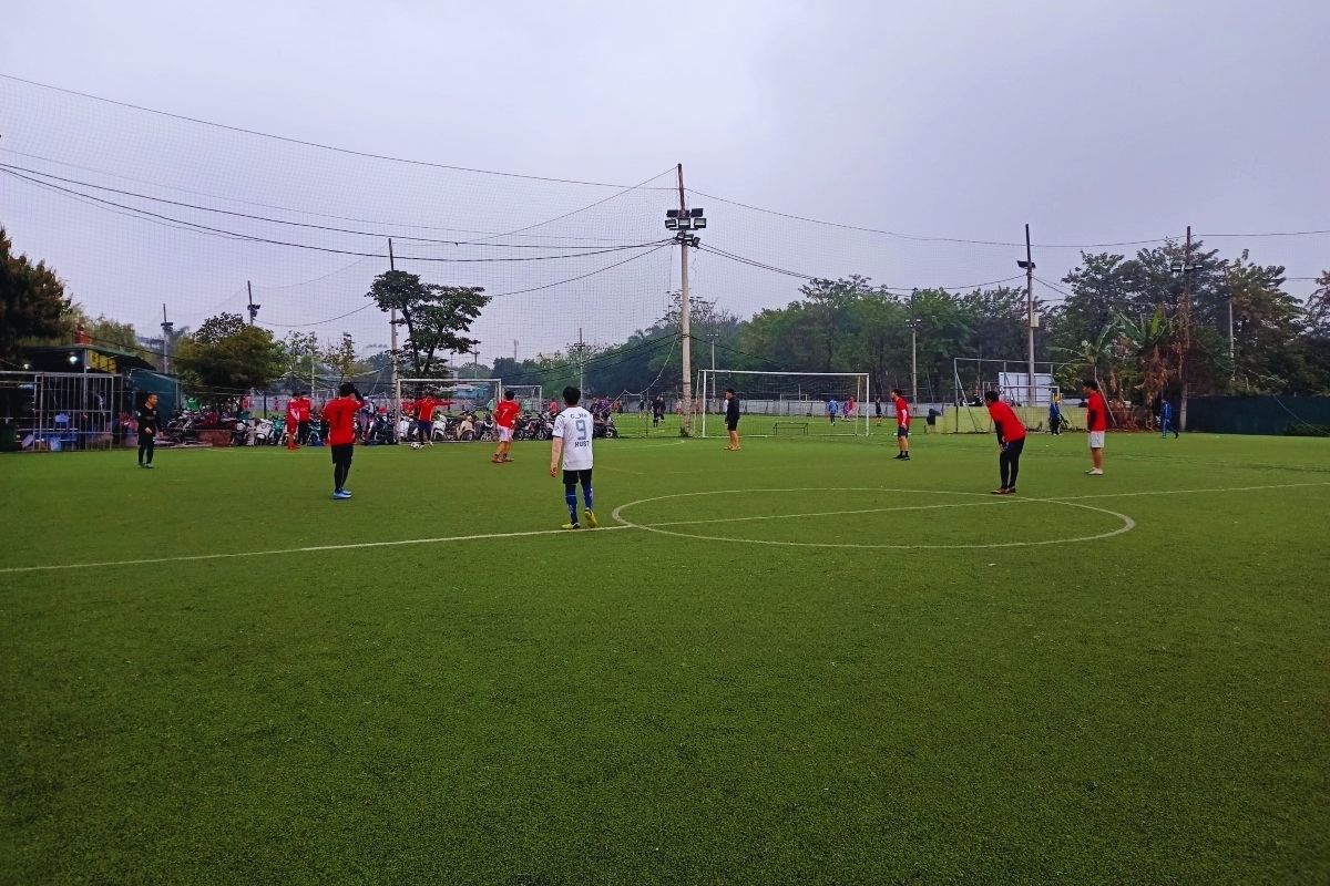 san-bong-da-quan-thanh-xuan-ha-noi