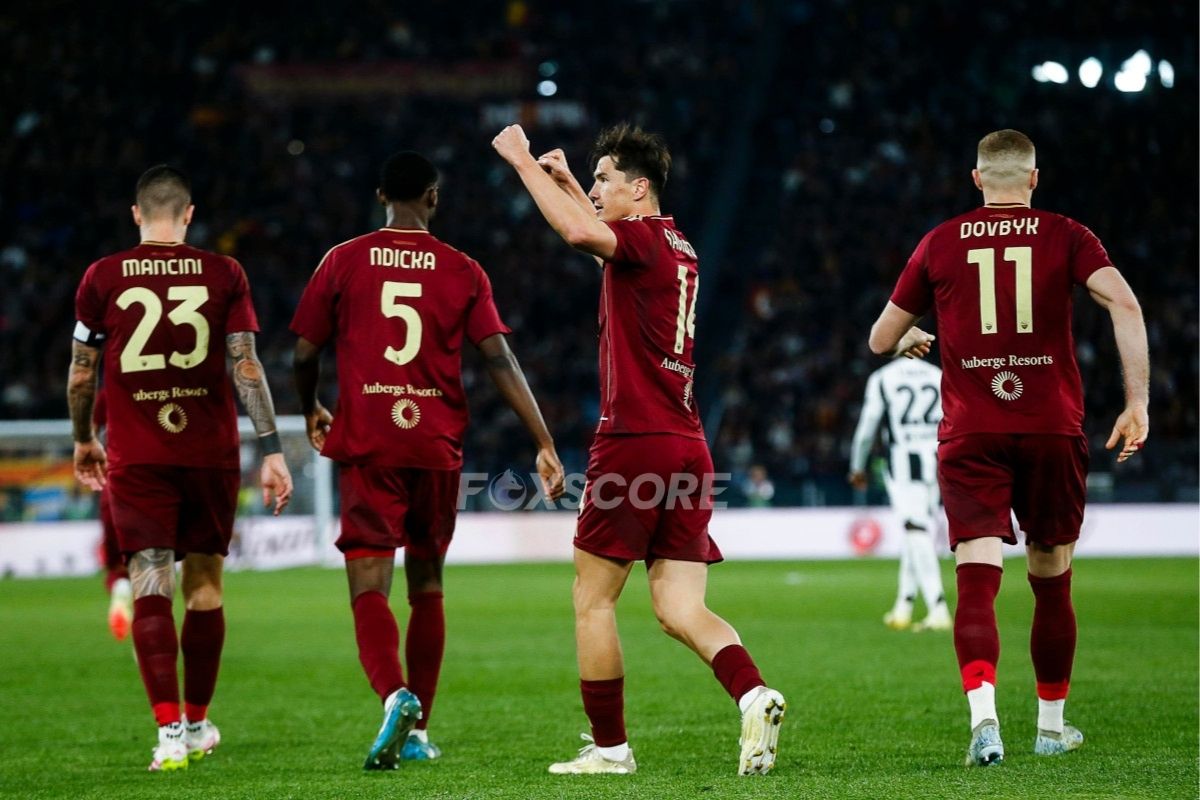 Roma lại thể hiện bộ mặt thực dụng và kỷ luật