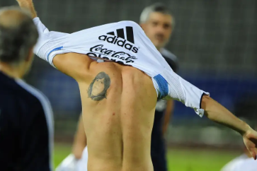 GIẢI MÃ HÌNH XĂM CỦA MESSI NGÔN NGỮ THẦM LẶNG KỂ CÂU CHUYỆN HUYỀN THOẠI