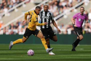 Wolves duy trì phong độ khởi sắc với trận hòa không bàn thắng trước Newcastle