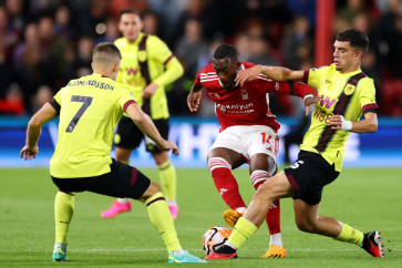 Kết quả Nottingham Forest vs Burnley: Forest ngược dòng 4-1, bứt xa khu vực nguy hiểm